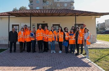 Antalya Büyükşehir sel bölgesinde vatandaşların ihtiyaçları karşılanıyor