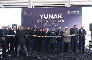 Bakan Göktaş Konya Büyükşehir'in Yunak'a Kazandırdığı Kapalı Pazar Yerinin Açılışını Yaptı