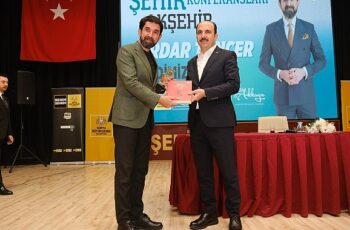 Başkan Altay Akşehir'de Düzenlenen Şehir Konferansları'na Katıldı