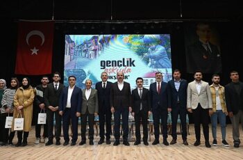 Başkan Altay Akşehir'de Esnafla ve Gençlerle Buluştu