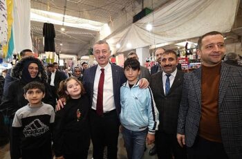 Büyükakın ve Tutuş'a İzmit'te yoğun ilgi