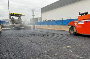 Ford fabrikasına ulaşımın sağlandığı yola asfalt