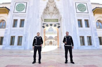 İstanbul Büyükşehir Belediyesi'nin Temizlik Hizmeti Verdiği Selatin Cami Sayısı 42'ye Çıktı