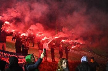 Kartepe Belediye Başkanı Av.M.Mustafa Kocaman meşalelerle karşılandı