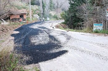 Kemer'de asfalt bakım ve reglaj çalışmaları