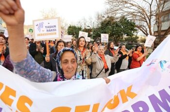 8 Mart'ta Dengin Ceyhan İle Kadın Ezgileri: Güçlü Kadınlar Aydınlık Gelecek