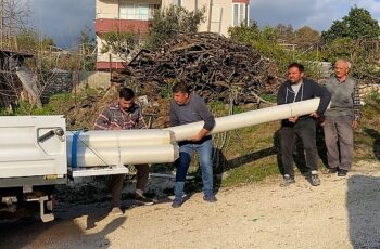 Antalya Büyükşehir Belediyesi Kumluca'da yaraları sarıyor