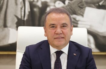 Başkan Muhitin Böcek 8 Mart Dünya Kadınlar Günü Mesajı