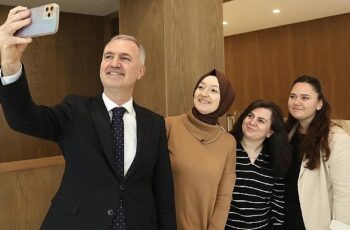 Başkan Taban'dan Kadın Personele 8 Mart Jesti