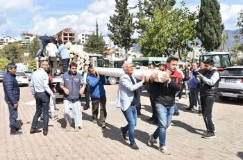 Büyükşehir Belediyesi yaraları sarmaya devam ediyor