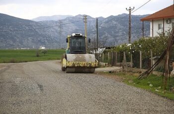 Büyükşehir Belediyesi'nden Karataş Mahallesi'ne asfalt