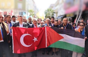 Çiftçi'ye Fatih Caddesi'nde yoğun destek