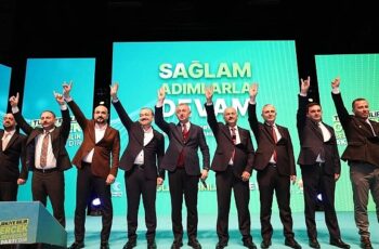 Cumhur İttifakı Başkan Adayı Büyükgöz'den Görkemli ve Coşkulu Seçim Beyannamesi Sunumu