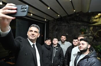 Gençlerden Kocaman'a destek