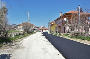 Korkuteli Yelten Mahallesi yoluna sıcak asfalt