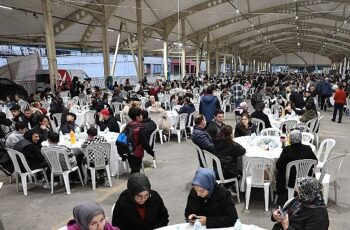 Nilüfer'de ilk iftar sofrası İhsaniye'de kuruldu