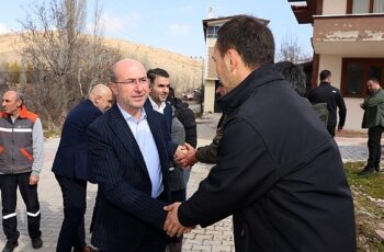 Selçuklu Belediye Başkanı Ahmet Pekyatırmacı, ihtiyaçlar doğrultusunda yapılacak hizmetleri yerinde tespit etmek amacıyla yaptığı dış mahalle ziyaretlerini sürdürüyor