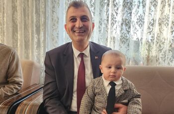 Sezer, “Biz hizmet ve eser yarışı yaparız”