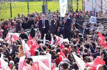 Türkiye'de İlk Olan &apos;Dönüşüm Mahallesi'nde Ekrem İmamoğlu ile Halk Buluşması