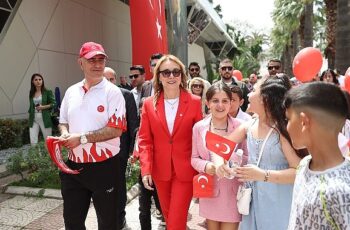 Başkan Mutlu'dan çocuklara lunapark sürprizi