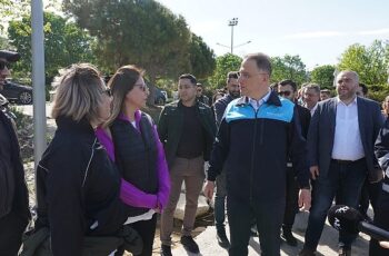 Beylikdüzü Belediye Başkanı Mehmet Murat Çalık, İBB Genel Sekreter Yardımcısı Arif Gürkan Alpay Gürpınar Sahili Düzenleniyor