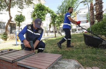 Buca'nın parklarında yaza hazırlık