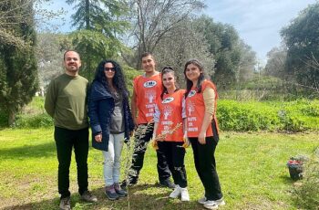 Egeli gençler zeytin fidanlarını toprakla buluşturdu