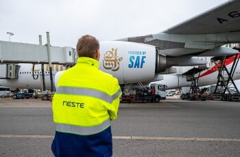 Emirates, Amsterdam Schiphol Havalimanı'ndaki uçuşları için Sürdürülebilir Havacılık Yakıtı tedarikine başladı