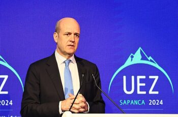 Eski İsveç Başbakanı Reinfeldt: “Küresel Yönetişime İhtiyacımız Var"