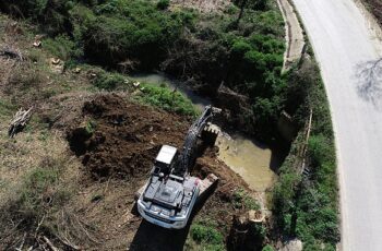 Kocaeli'de Son 3 Ayda 108 Bin 650 Metre Dere Temizliği Yapıldı