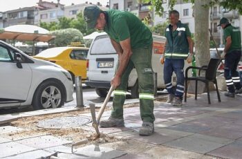 Konak'ta kaldırımlar mercek altında