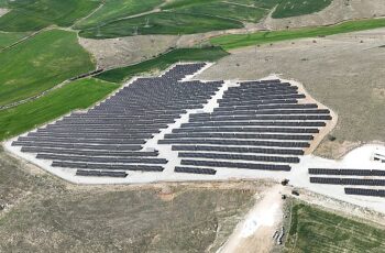 Selçuklu Belediyesi'nin enerji verimliliği ve çevre koruma faaliyetleri kapsamında yaptığı çalışmalarından biri olan Bağrıkurt GES projesinde enerji üretimine başlandı