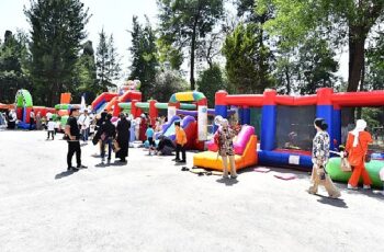 19 Mayıs coşkusu kenti sardı Gençlik Bayramı'nda çocuklar da doyasıya eğlendi