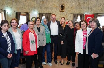 Ayvalık Belediyesi, hafta boyunca kentin farklı noktalarında Anneler Günü'nü çeşitli etkinliklerle coşkuyla kutladı