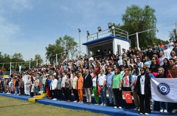 “Ege'ye Vefa Yılı Şenlik Yürüyüşü" renkli görüntülere sahne oldu