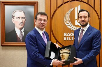 Ekrem İmamoğlu, Bağcılar Belediye Başkanı Abdullah Özdemir'e tebrik ziyaretinde bulundu