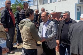 Geyve Belediye Başkanı Selçuk Yıldız, Geyve'nin çeşitli mahallelerinde düzenlenen köy hayırlarına katılarak vatandaşlar ile bir araya geldi