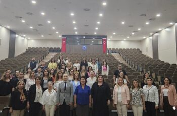 Hemşirelik Fakültesinde “Bilimsel Yayın Sürecinde Kolaylaştırıcılar" konuşuldu