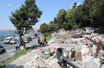 İstanbul Büyükşehir Belediyesi'nin (İBB) Üsküdar'daki kaçak yapılarla mücadelesini mahkeme bir kez daha haklı buldu