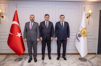 İzmir Büyükşehir Belediye Başkanı Dr. Cemil Tugay AK Parti İl Başkanlığı ziyaretinde iş birliği mesajı verdi  “İzmir daha güzel günler görecek"