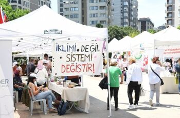 Kadıköy Belediyesi'nin bu yıl “Sürdürülebilirlik" temasıyla yedincisini düzenlediği Kadıköy Çevre Festivali, 31 Mayıs- 2 Haziran tarihleri arasında Selamiçeşme Özgürlük Parkı'nda gerçekleştirilecek