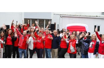 Keller Williams Kent Ofisi, Hatice Mehmet Ekşioğlu Okulu İçin RED DAY'de Kolları Sıvadı!