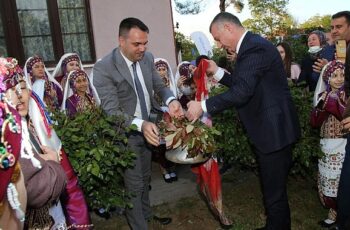 Kocaeli Büyükşehir Belediye Başkanı Tahir Büyükakın, Hıdırellez Bayramı nedeniyle bir kutlama mesajı yayınladı