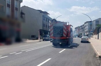 Körfez Mevlana Caddesi'nde yol çizgileri de tamam