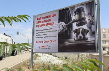 Menderes Billboardları Can Dostların Sesi Oldu