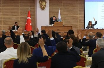 Muğla Büyükşehir Belediye Meclisi Ahmet Aras ; “Öğrenciler için 1 TL'ye düşürdüğümüz sefer ağını genişletiyoruz"