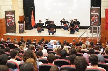 Türk Dünyası Sineması İzmir'de Ege Üniversitesi ev sahipliğinde bir araya geldi “Uluslararası Turan Film Festivali" başladı