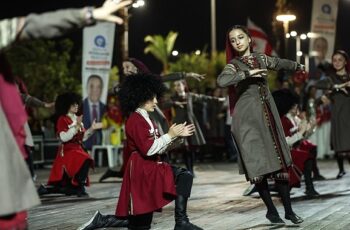 Antalya Büyükşehir Belediyesi Dans Festivali düzenledi