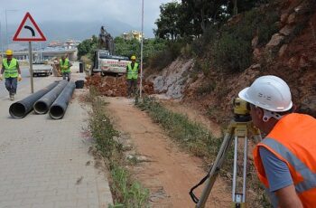 Antalya Büyükşehir Belediyesi'nden Oba Mahallesi'ne kanalizasyon hattı