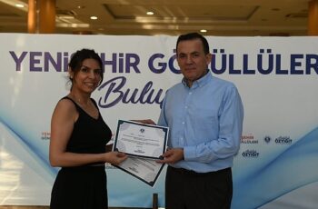 Başkan Abdullah Özyiğit, Yenişehir Gönüllüleri ile buluştu